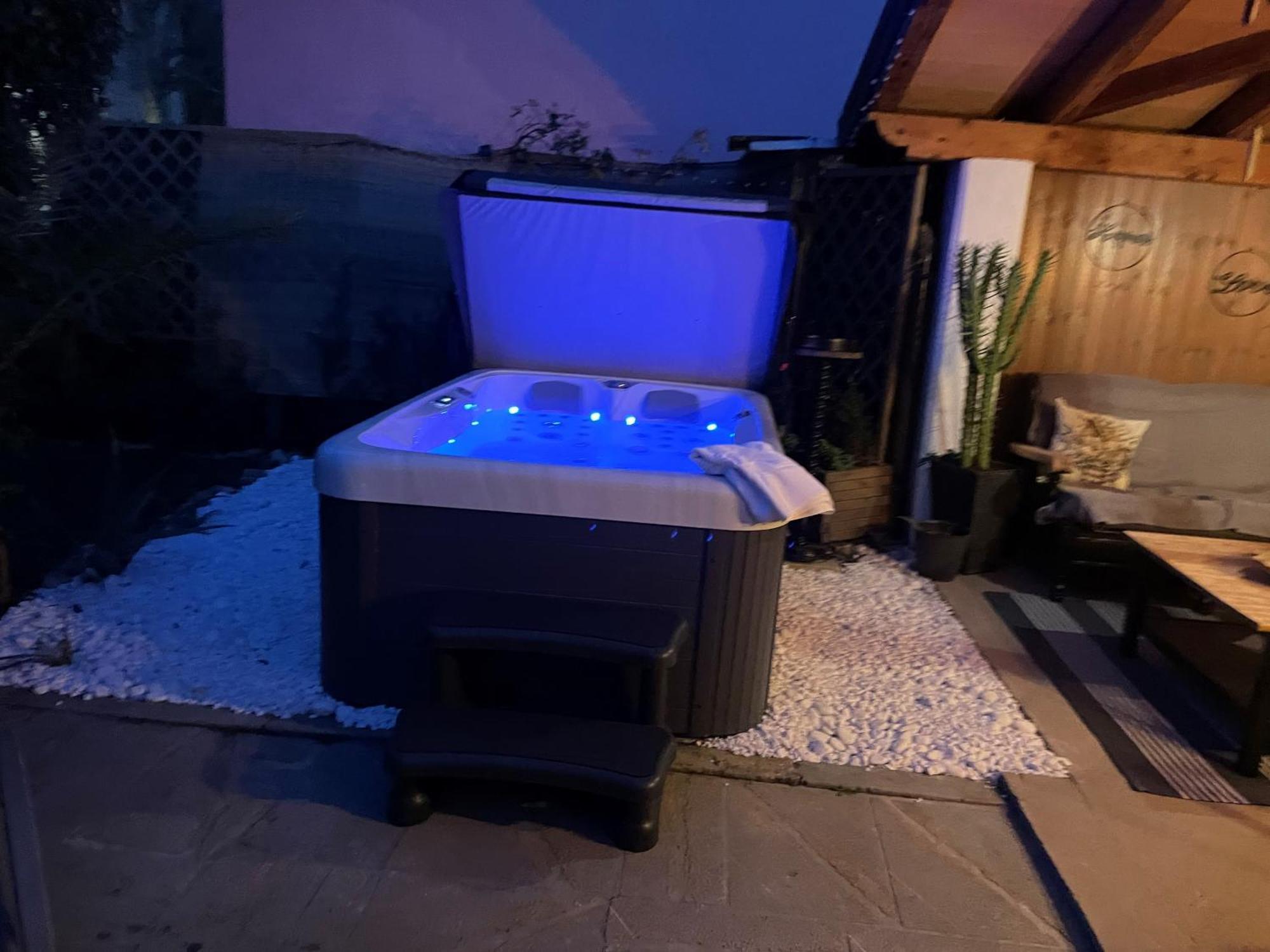 Villa Noa Jacuzzi & Sauna Izola Exterior foto