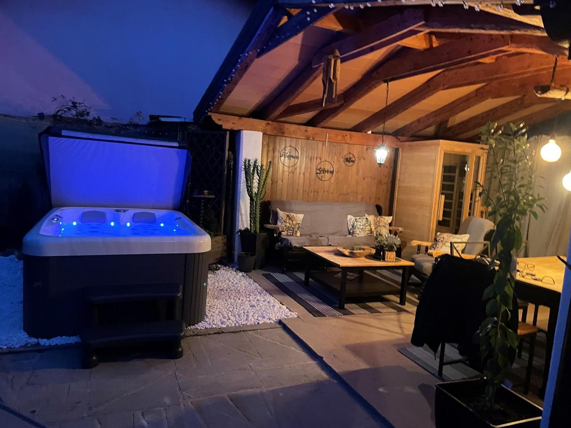 Villa Noa Jacuzzi & Sauna Izola Exterior foto