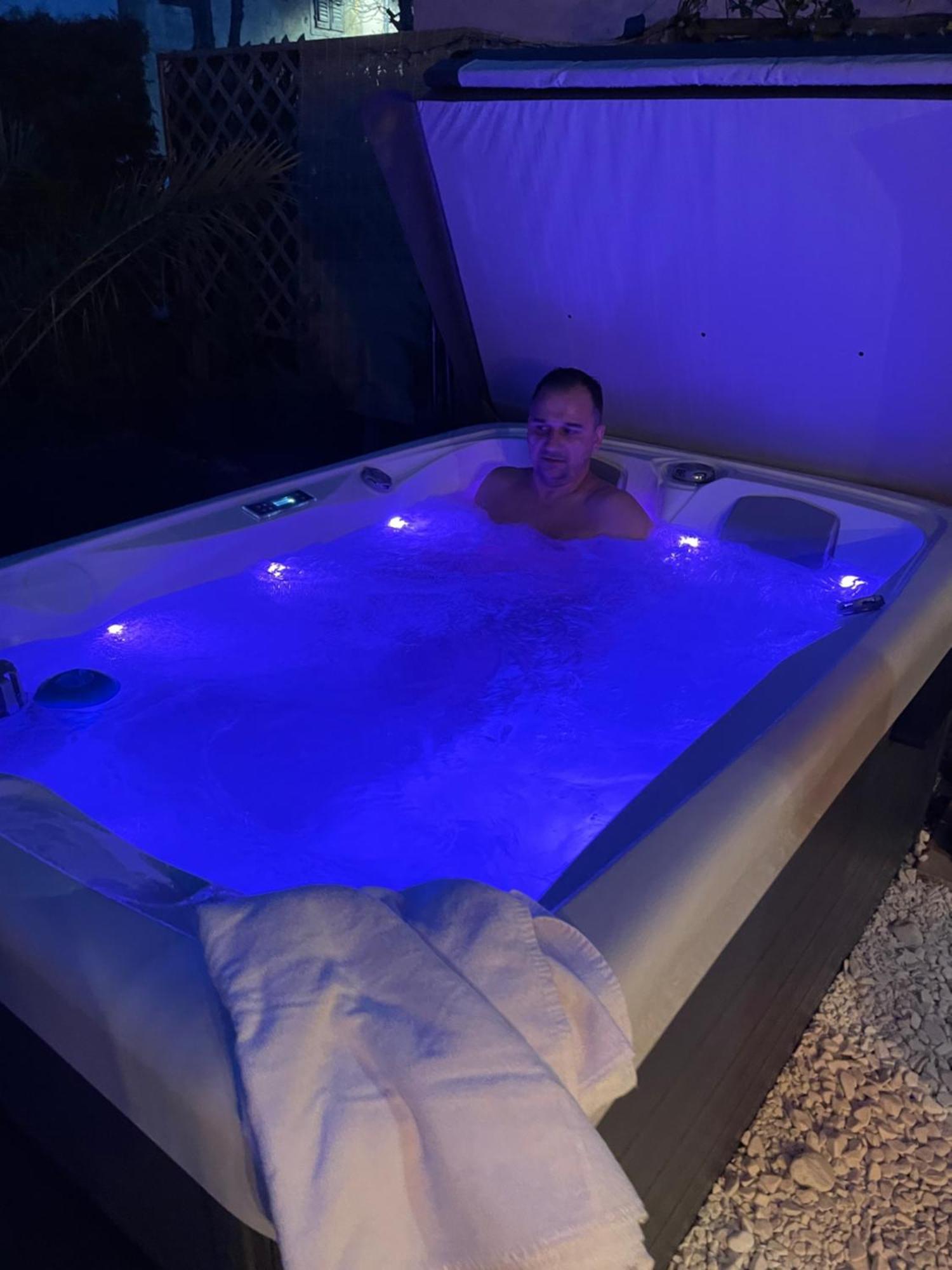 Villa Noa Jacuzzi & Sauna Izola Exterior foto